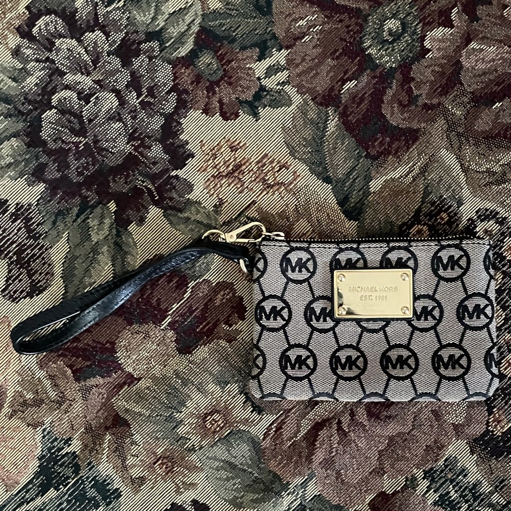 Michael Kors MK Signature wristlet! NWOT